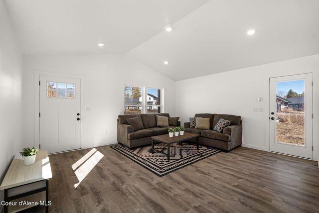 375 Jasper Loop, Ponderay, ID 83852