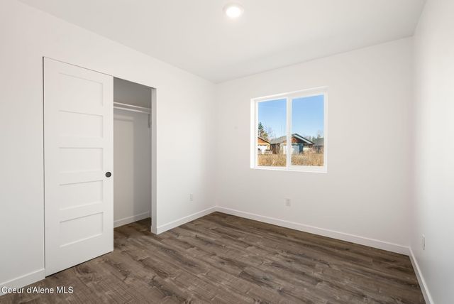 375 Jasper Loop, Ponderay, ID 83852