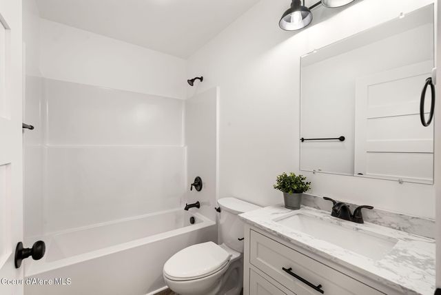 375 Jasper Loop, Ponderay, ID 83852