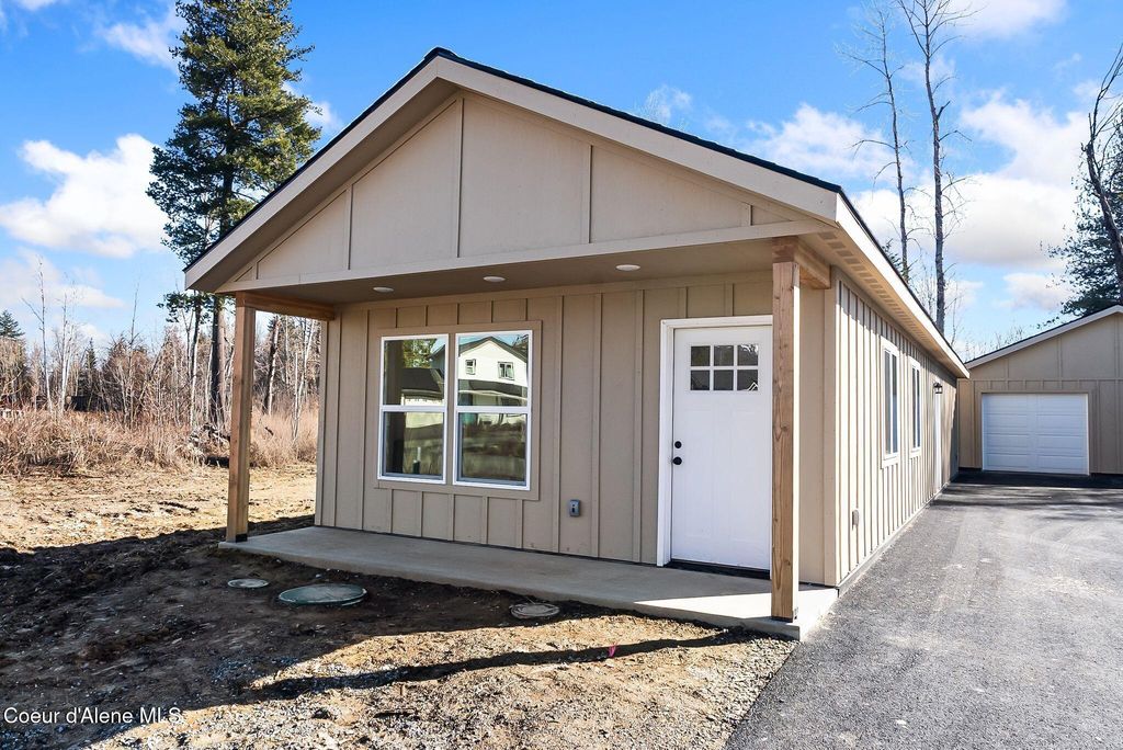 375 Jasper Loop, Ponderay, ID 83852