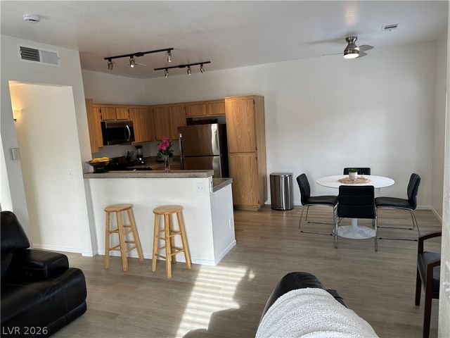 251 South Green Valley Parkway 3322, Henderson, NV 89012