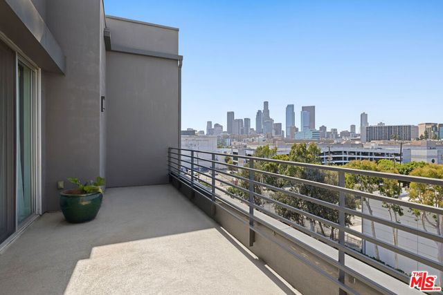 825 E 4th Street 503, Los Angeles, CA 90013
