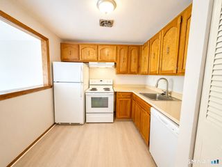 200 Laura Lane B9, Rocky Hill, CT 06067