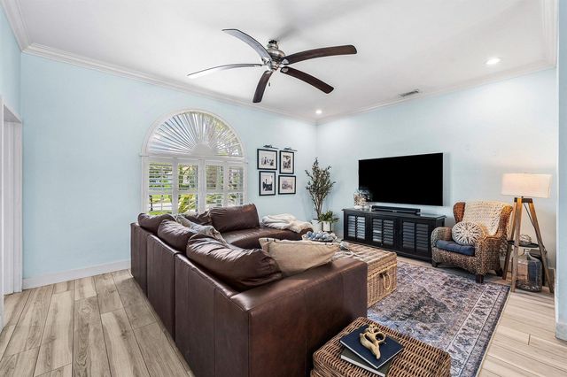 208 Longshore Drive, Jupiter, FL 33458