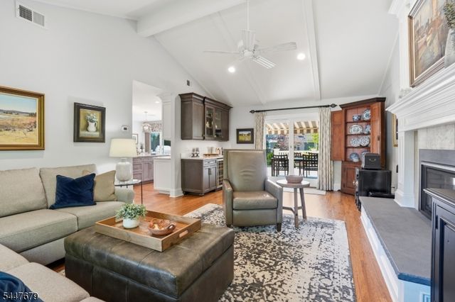 11 Briarwood Ct, Woodcliff Lake Boro, NJ 07677