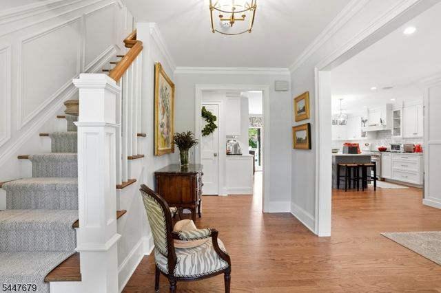 11 Briarwood Ct, Woodcliff Lake Boro, NJ 07677