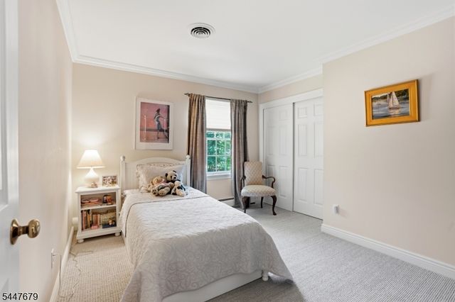 11 Briarwood Ct, Woodcliff Lake Boro, NJ 07677