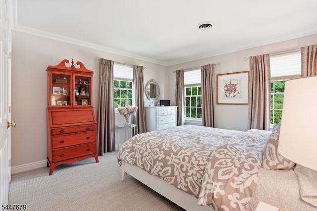 11 Briarwood Ct, Woodcliff Lake Boro, NJ 07677