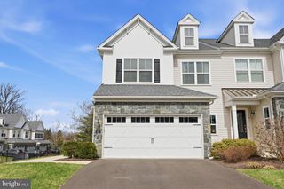 15 SPRING MILL DR, Ivyland, PA 18974