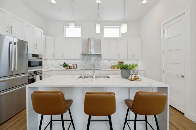 1719 Caddo Street 101, Dallas, TX 75204