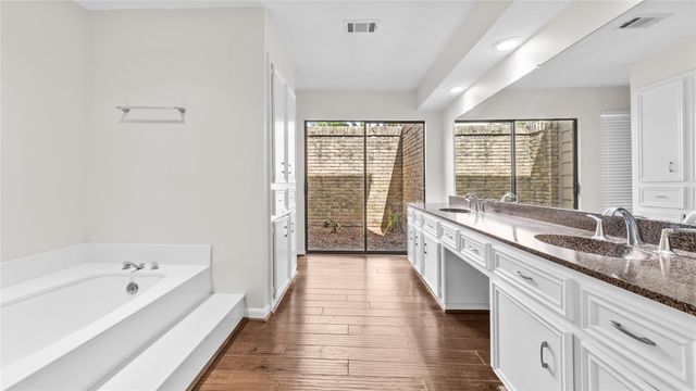 175 Old Bridge Lake, Houston, TX 77069