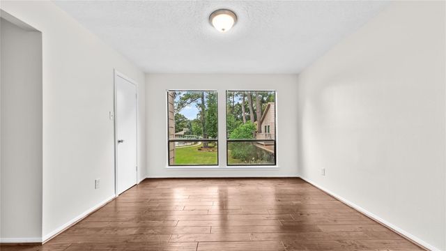 175 Old Bridge Lake, Houston, TX 77069