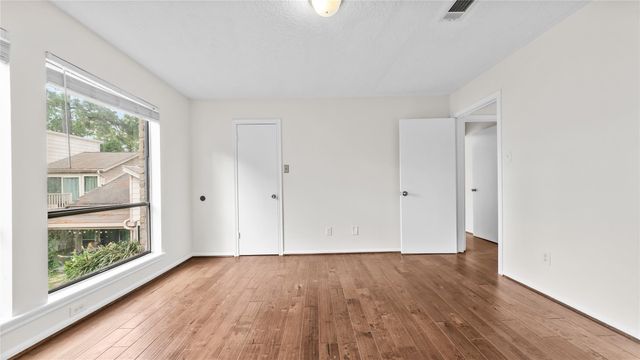 175 Old Bridge Lake, Houston, TX 77069