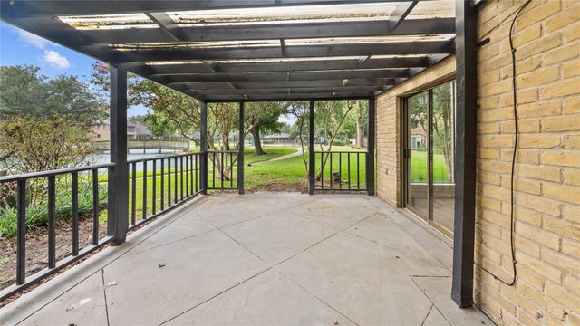 175 Old Bridge Lake, Houston, TX 77069