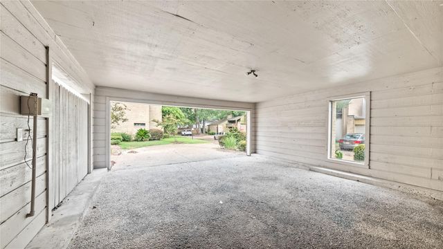 175 Old Bridge Lake, Houston, TX 77069