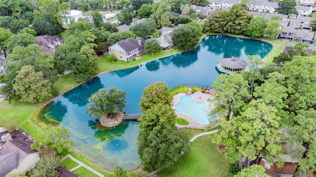 175 Old Bridge Lake, Houston, TX 77069