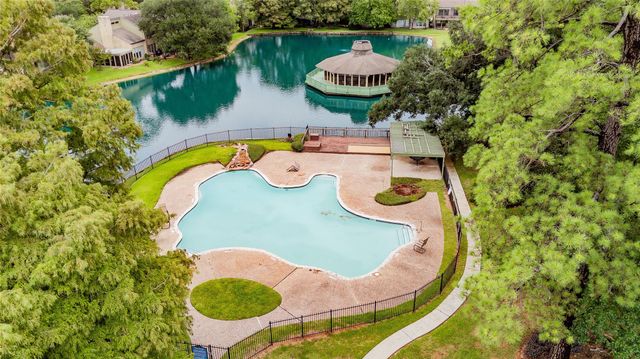 175 Old Bridge Lake, Houston, TX 77069