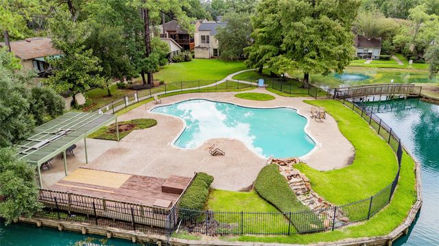 175 Old Bridge Lake, Houston, TX 77069