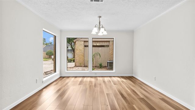 175 Old Bridge Lake, Houston, TX 77069