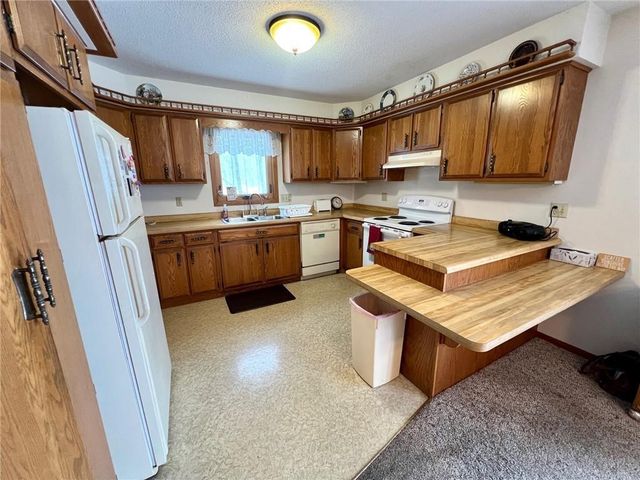 1439 E Maple Avenue, Barron, WI 54812
