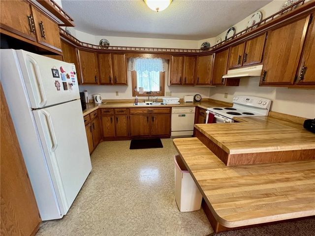 1439 E Maple Avenue, Barron, WI 54812