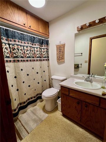 1439 E Maple Avenue, Barron, WI 54812