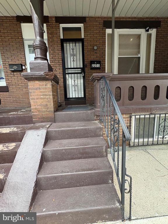 2251 S HEMBERGER ST, Philadelphia, PA 19145