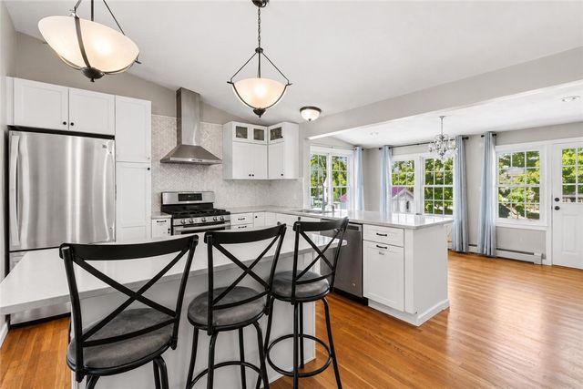 81 Allen Avenue, Warwick, RI 02889