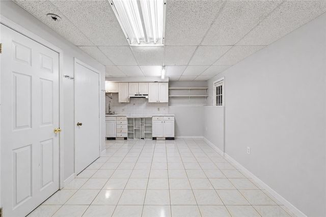 81 Allen Avenue, Warwick, RI 02889