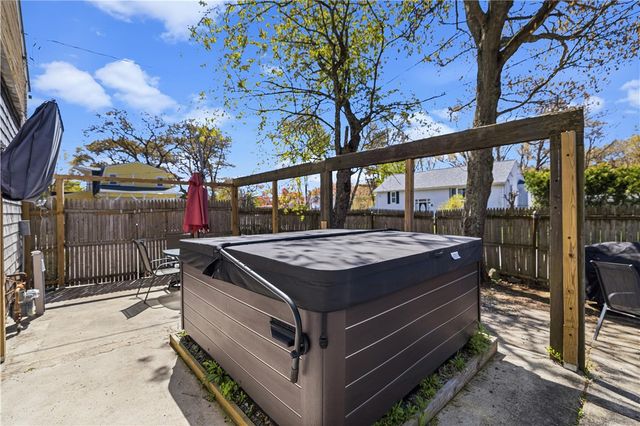 81 Allen Avenue, Warwick, RI 02889