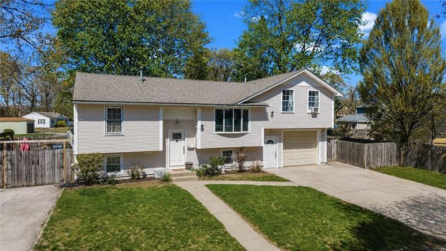 81 Allen Avenue, Warwick, RI 02889