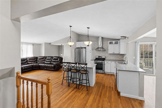 81 Allen Avenue, Warwick, RI 02889