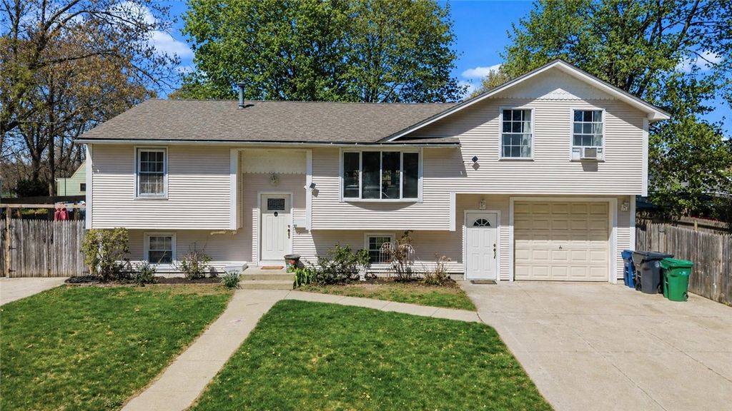 81 Allen Avenue, Warwick, RI 02889