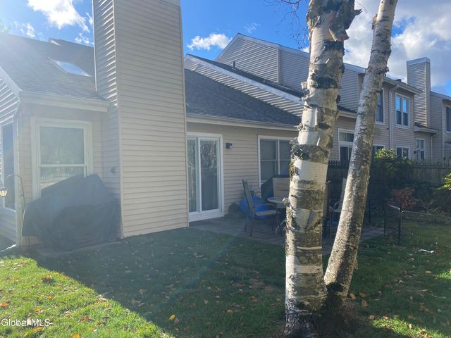 92 Stoney Creek Drive, Clifton Park, NY 12065