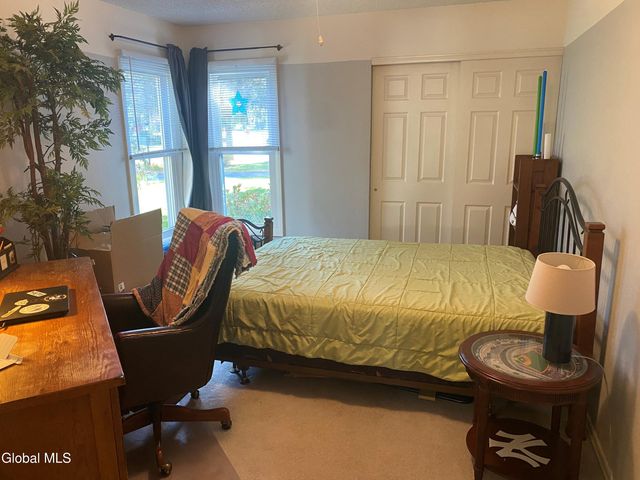 92 Stoney Creek Drive, Clifton Park, NY 12065