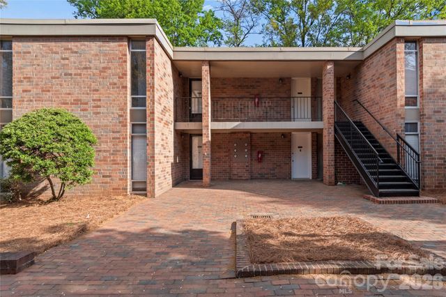 1739 S Hawthorne Road, Winston Salem, NC 27103