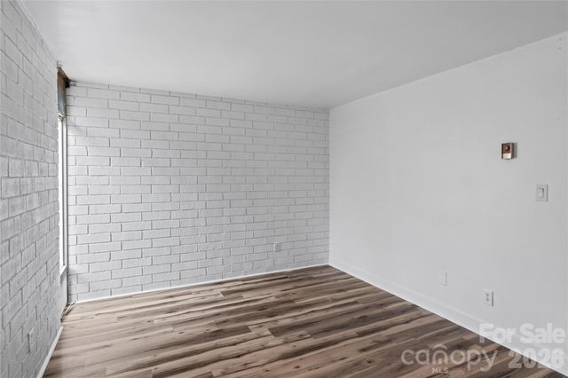 1739 S Hawthorne Road, Winston Salem, NC 27103