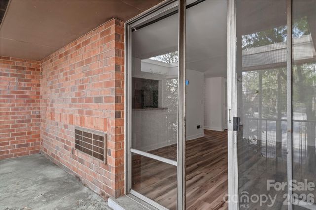 1739 S Hawthorne Road, Winston Salem, NC 27103