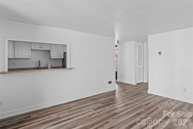 1739 S Hawthorne Road, Winston Salem, NC 27103