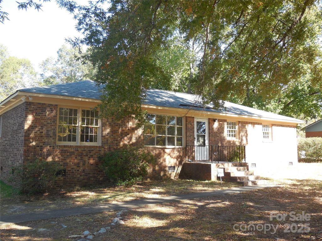 2208 Community Park Drive, Matthews, NC 28104