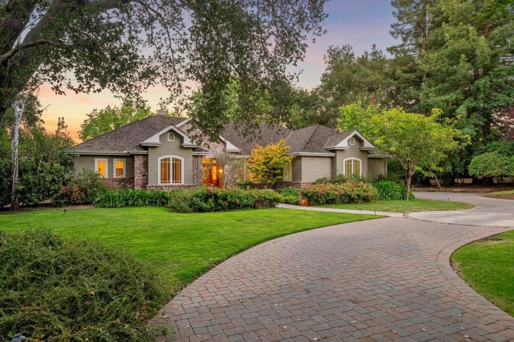 Image 1 of property listing at 14810 Farwell Avenue, Saratoga, CA 95070