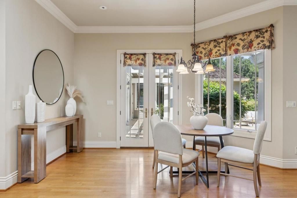 Image 14 of property listing at 14810 Farwell Avenue, Saratoga, CA 95070