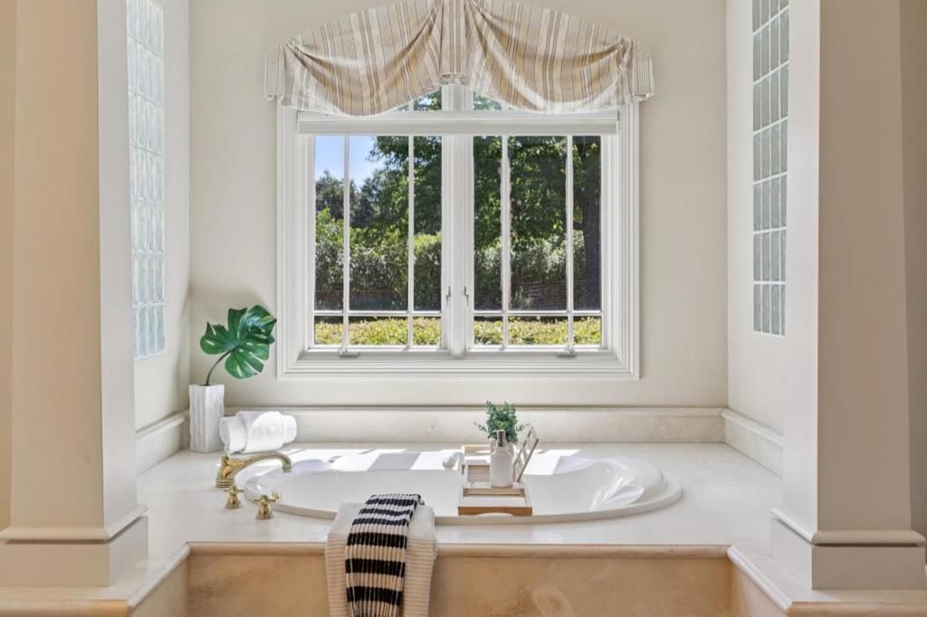 Image 20 of property listing at 14810 Farwell Avenue, Saratoga, CA 95070
