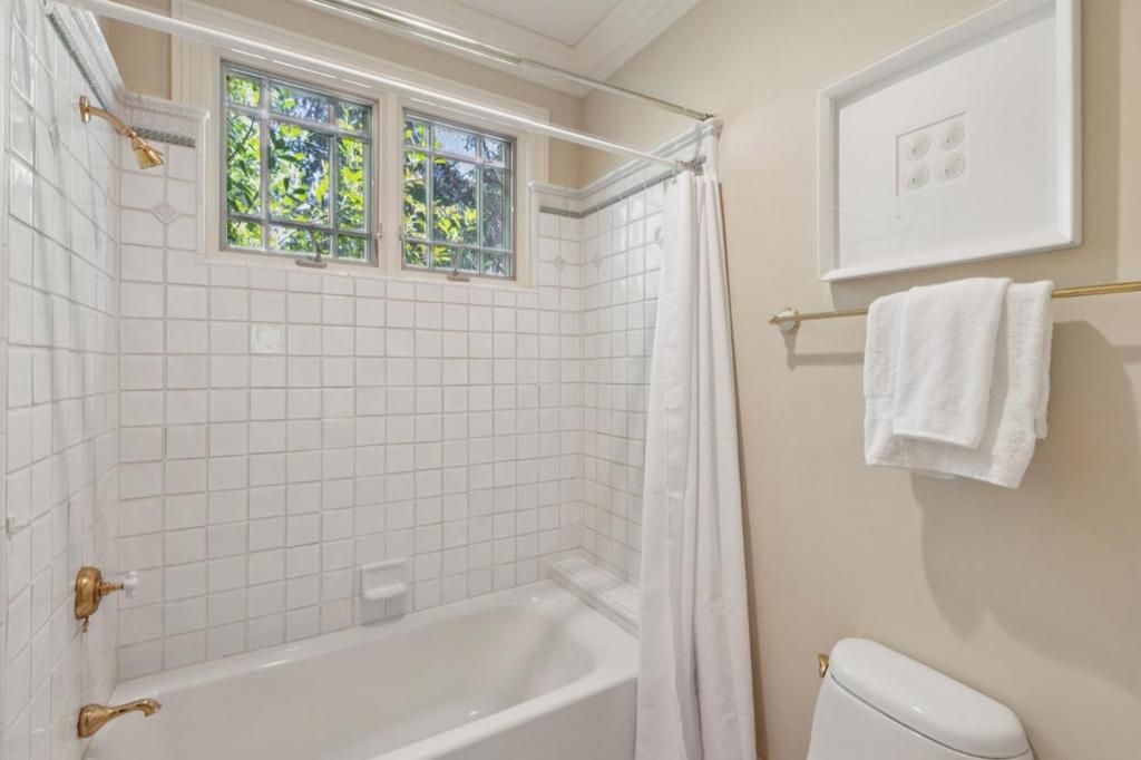 Image 26 of property listing at 14810 Farwell Avenue, Saratoga, CA 95070