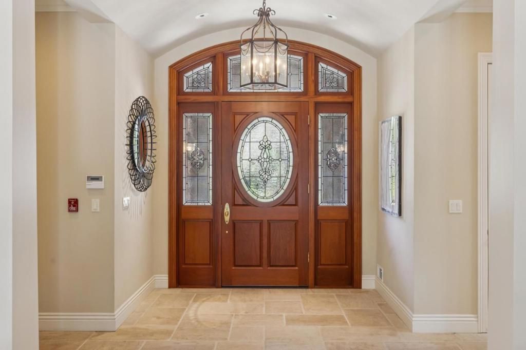 Image 3 of property listing at 14810 Farwell Avenue, Saratoga, CA 95070