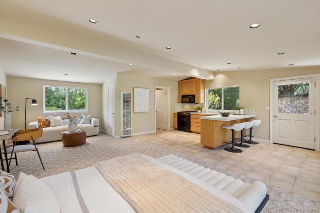 Image 34 of property listing at 14810 Farwell Avenue, Saratoga, CA 95070