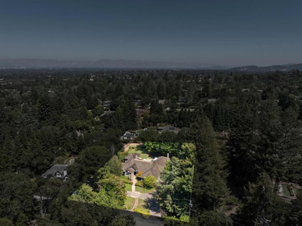 Image 41 of property listing at 14810 Farwell Avenue, Saratoga, CA 95070