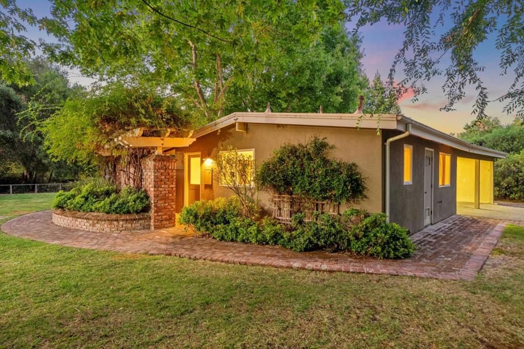 Image 46 of property listing at 14810 Farwell Avenue, Saratoga, CA 95070