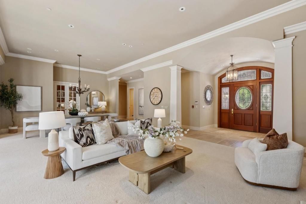 Image 6 of property listing at 14810 Farwell Avenue, Saratoga, CA 95070