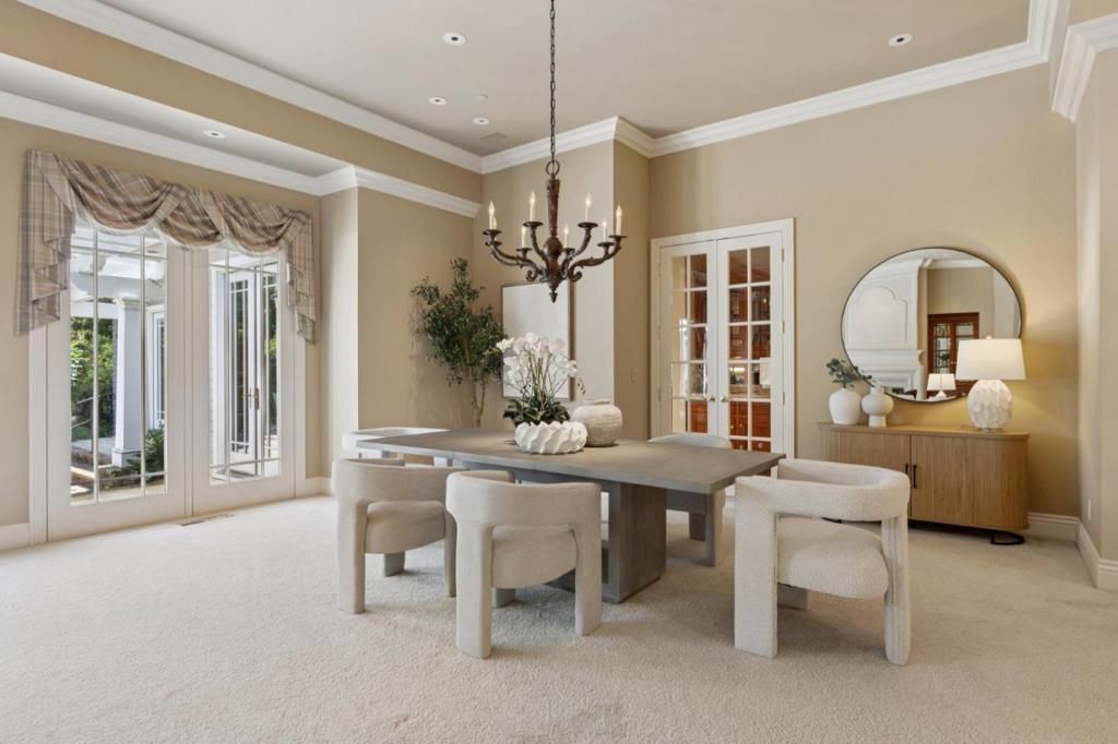 Image 8 of property listing at 14810 Farwell Avenue, Saratoga, CA 95070